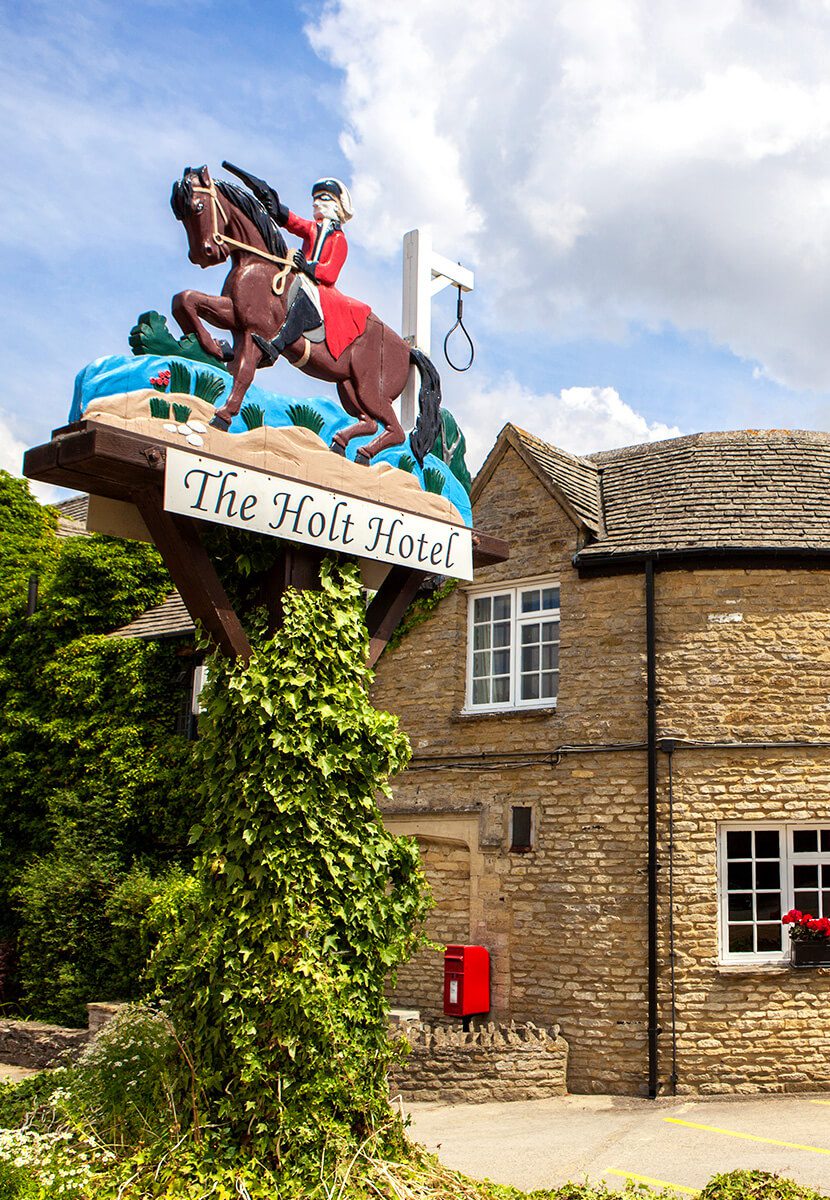 The Holt Hotel Sign